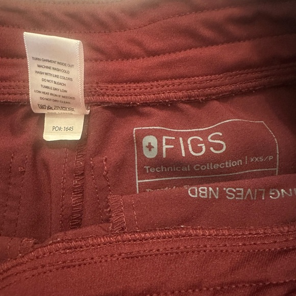 Figs Maroon Technical Collection Top - Picture 6 of 7